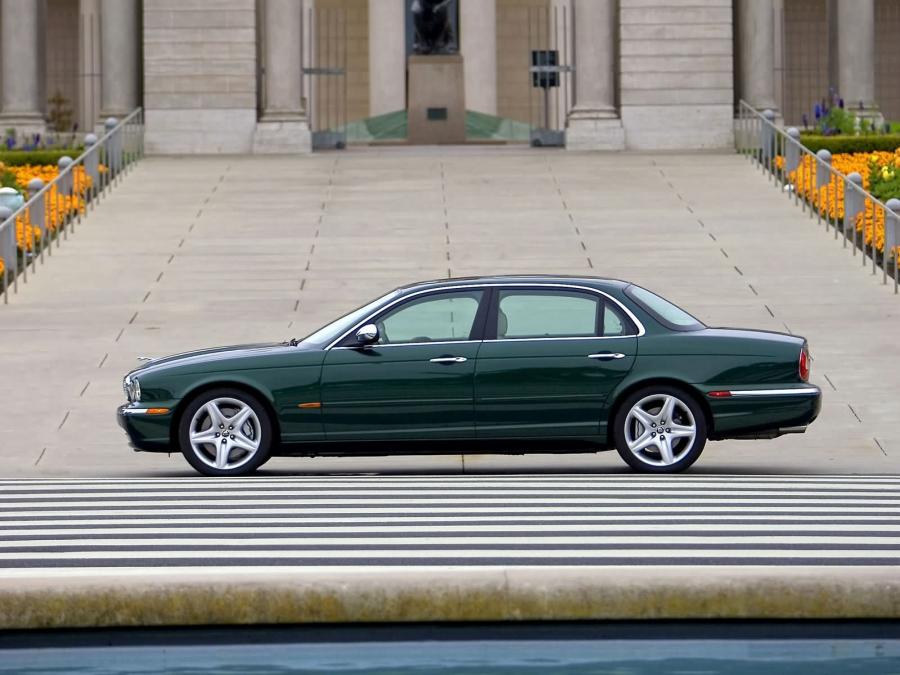  Jaguar XJ Super V8 2003 года  (фото 42 из 46)
